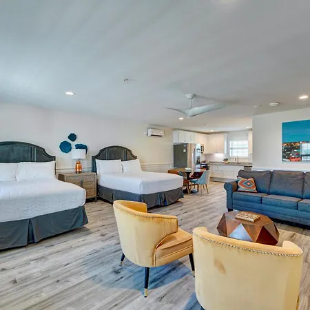 206 Queen Suite, 2Nd Floor Low Tide